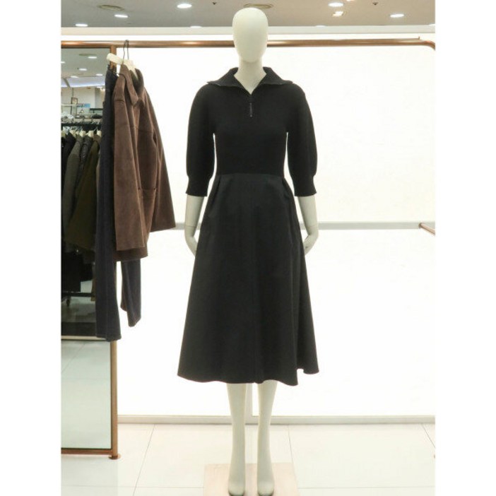 씨씨콜렉트 여성 롱 원피스 패션 심플 데일리룩 반집업카라 니트 배색 원피스C241KSE001블랙DGDH2247816