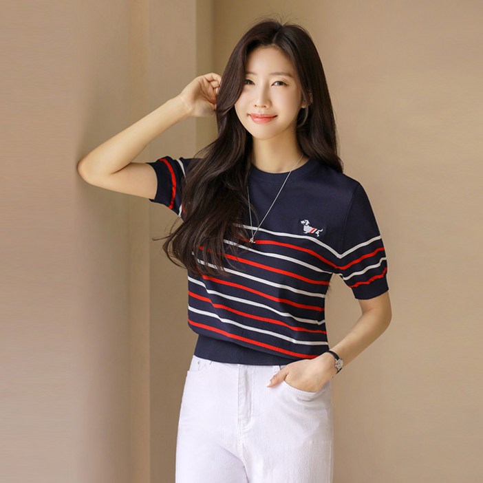 [스타일온미] 퍼피 자수 배색 패치 비스코스 스트라이프 니트