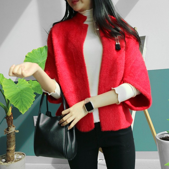 메리앤유 블랙밍크털 브로치 5부소매 하프가디건 메리앤유 블랙밍크털 브로치 5부소매 하프가디건