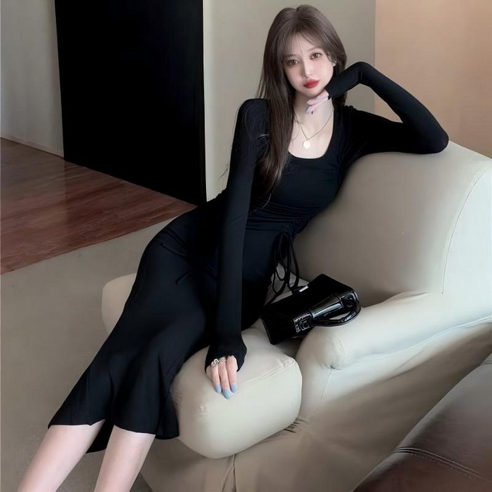 Couchsurfing 여성 슬림핏 스퀘어 넥 롱 원피스 8931