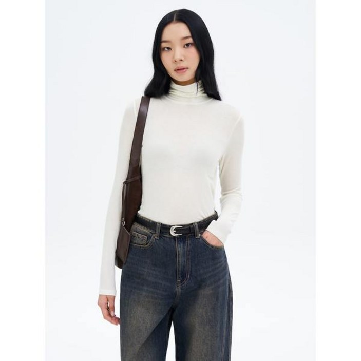 에잇세컨즈울텐셀 터틀넥 티셔츠 아이보리 355141LY10 마감임박!!!