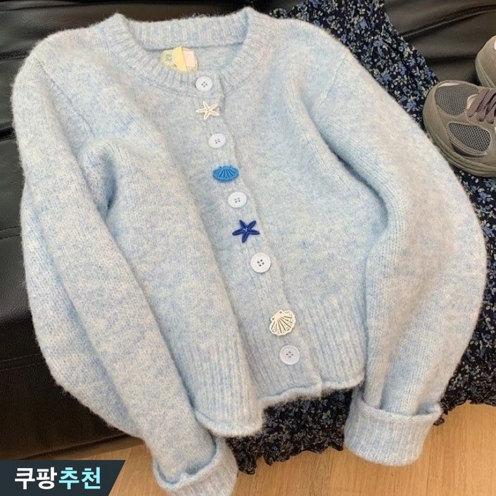 완전 편한 여성 귀여운 단추 크루넥 니트 가디건 봄 가을 세일 신상 블루 보송 루즈핏 44 심플 데일리 패션 고급 긴팔 기본 솔리드 이너 골지 간절기 이쁜 젊어 보이는 스웨터