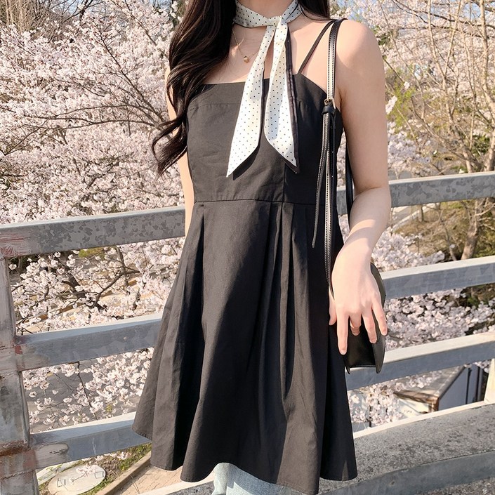 뉴데이여성 봄 여름 하객룩 벚꽃룩 휴양룩 민소매 나시 미니 원피스 휴가룩 데이트룩 민소매원피스 뷔스티에 끈나시원피스