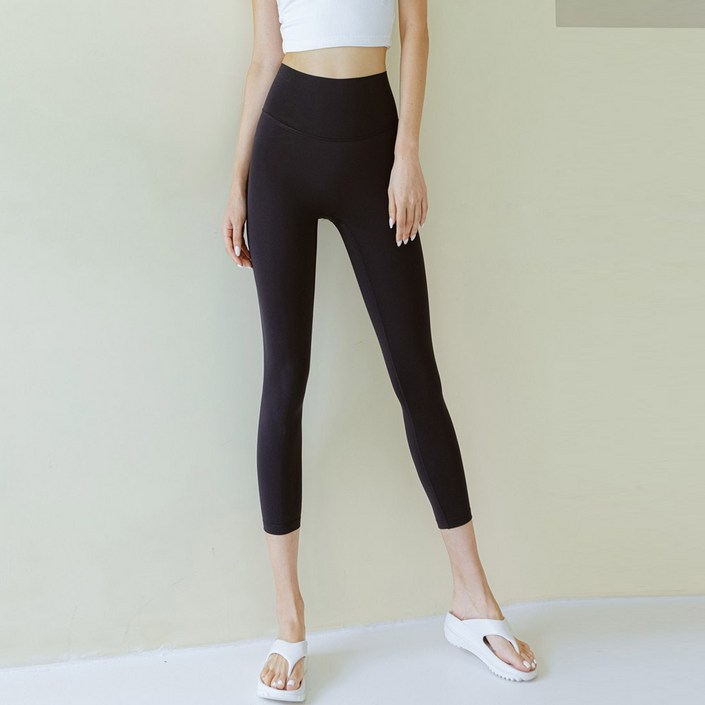 콘치웨어 여성용 콘치 시그니처 8부 레깅스나이트블랙 필라테스 요가