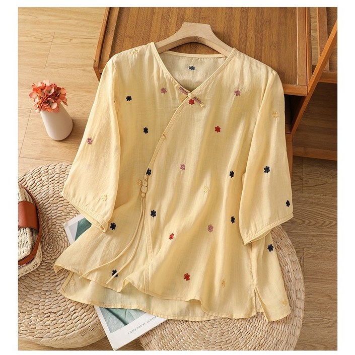 비아이와이 여름 브이넥 자수 루즈핏 셔츠 여성 캐주얼 데일리 상의 DH1287
