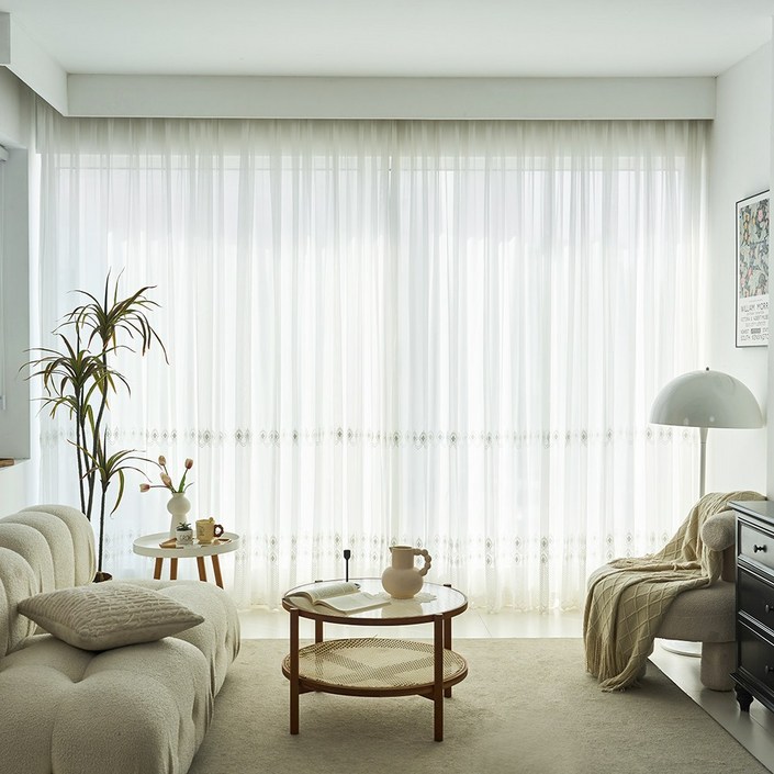 홈앤창 로에나 자수 레이스커튼 2p나비주름핀형 거실속커튼아일렛형 망사커튼