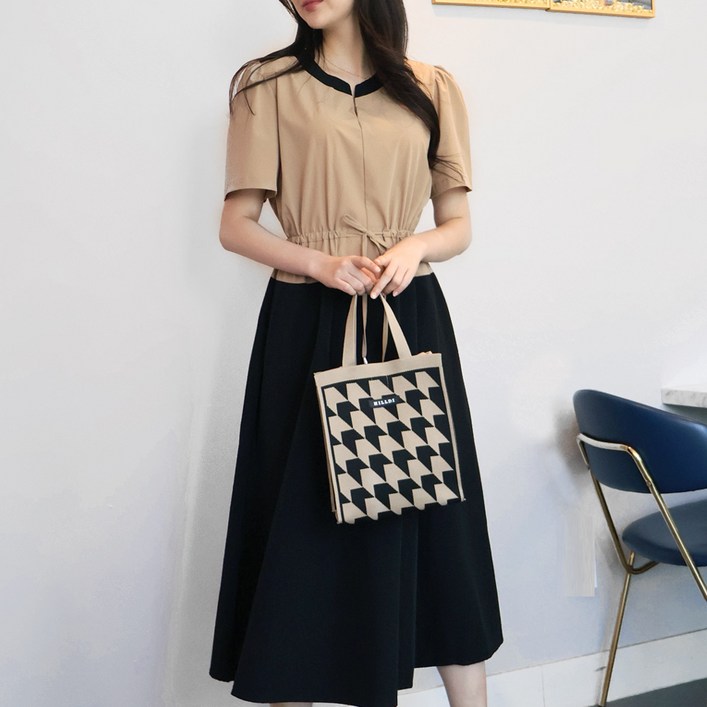 메리앤유 배색라운드넥 허리스트링 플레어라인 원피스
