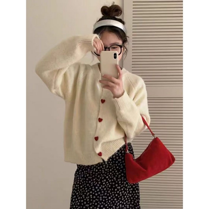 Wiseha 하트 단추 니트 카디건 부드럽고 루즈핏  상의