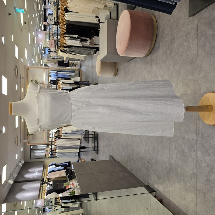 로엠 부평점 깜찍하고 귀여운 스타일 올여름 놀려가실때 어때세요  끈나시 롱 원피스