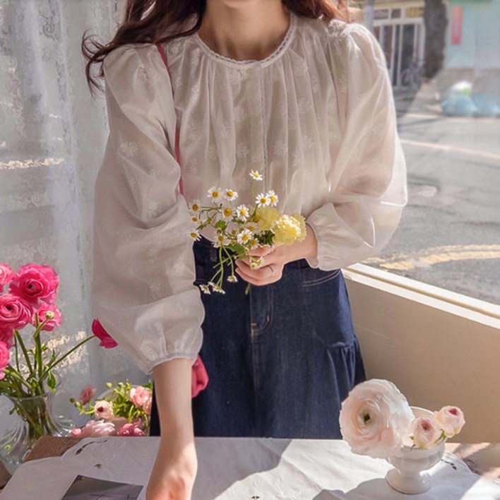 리린 LABEL 비앤나 꽃자수 미니레스넥 앤샤링 블라우스 2847717