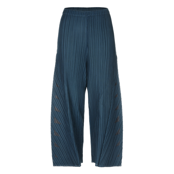 [피네플리츠] 트라이앵글 플레어 팬츠 (3 Color)