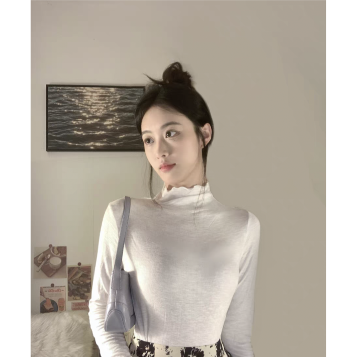 RANCY 랑시 신축성 좋음 여성 긴팔 물결 프릴티 반목 폴라 티셔츠 흰티 면티 긴팔티 프리사이즈 M 60키로까지가능