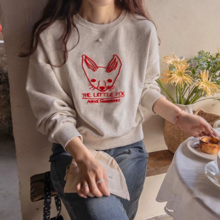 리린 [LABEL] 시즌코디에는 큐티팍스 입체자수 티618309