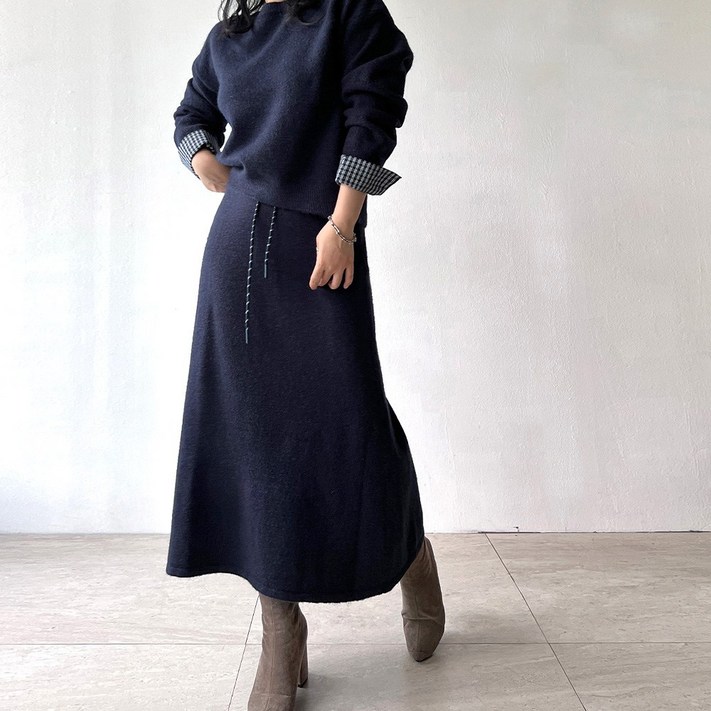 네모엔룩 소매체크배색 여성용 라운드넥 배색 긴소매 허리밴딩 스커트 셋업 상하의 세트 니트 투피스