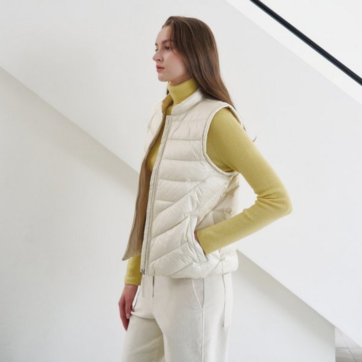 미크베 Light goose down vest M4D751