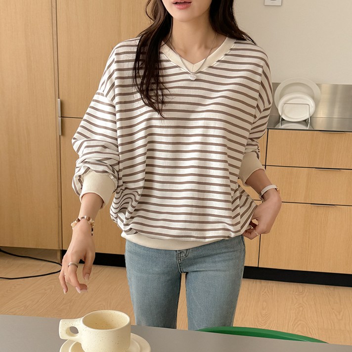 데일리앤 원트 여성 루즈핏 긴팔 스트라이프 맨투맨 티셔츠 봄 가을