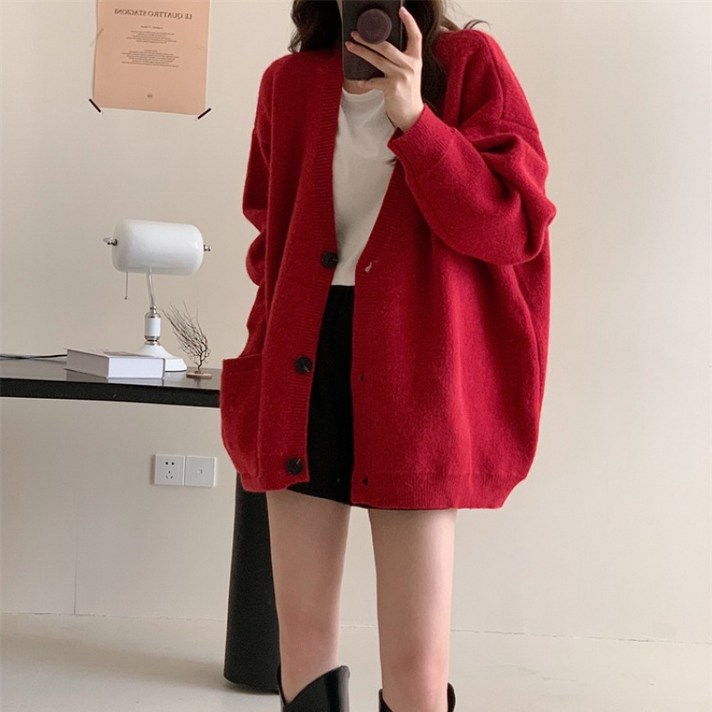 쁘띠꼬모 여성 소프트터치 오버핏 V넥 드롭숄더 포켓 버튼 가디건 루즈핏 베이직 니트 QXT580856