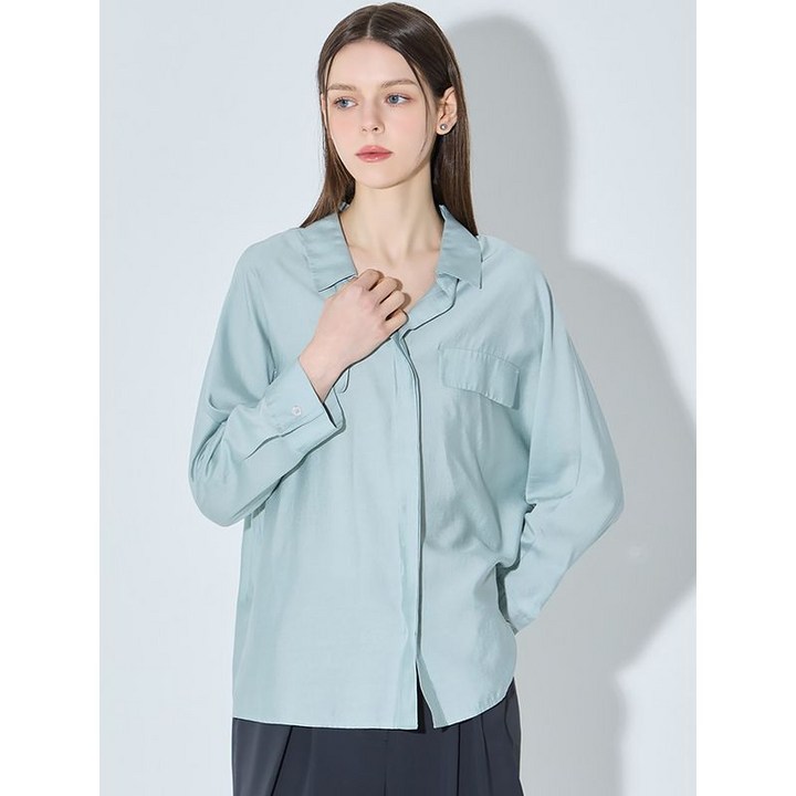 SHESMISS 여리여리 실키한 광택 페이크포켓 셔츠 택가격 138000원 SHESMISS 여리여리 실키한 광택 페이크포켓 셔츠 택가격 138000원