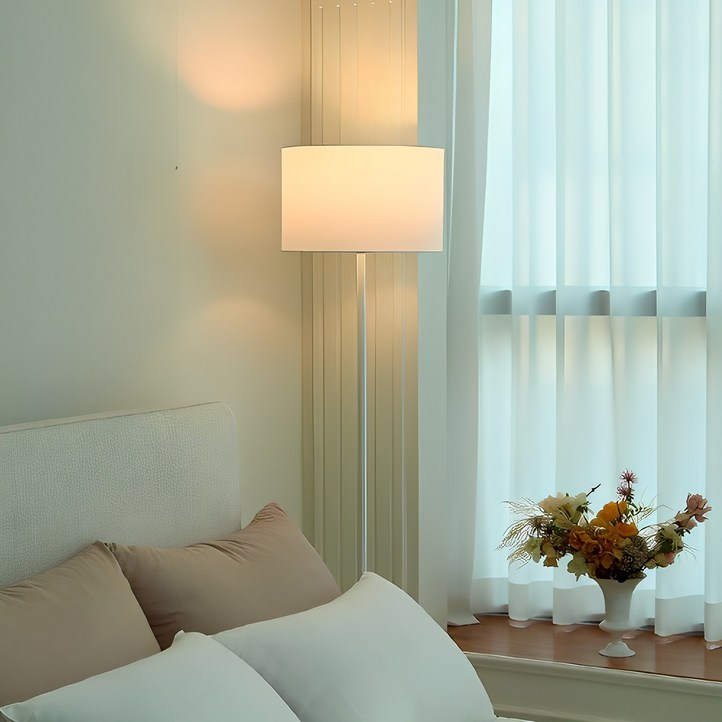 코멧 플레인 플로어 인테리어 장스탠드 LED 전구 세트 코멧 플레인 플로어 인테리어 장스탠드 LED 전구 세트