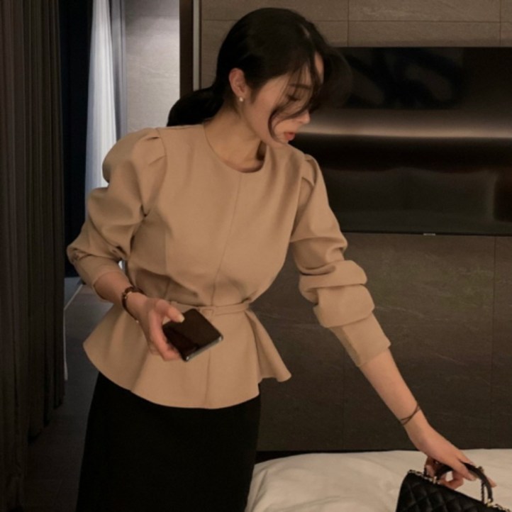 뉴욕멋쟁이 시아 세미크롭 벨트 블라우스