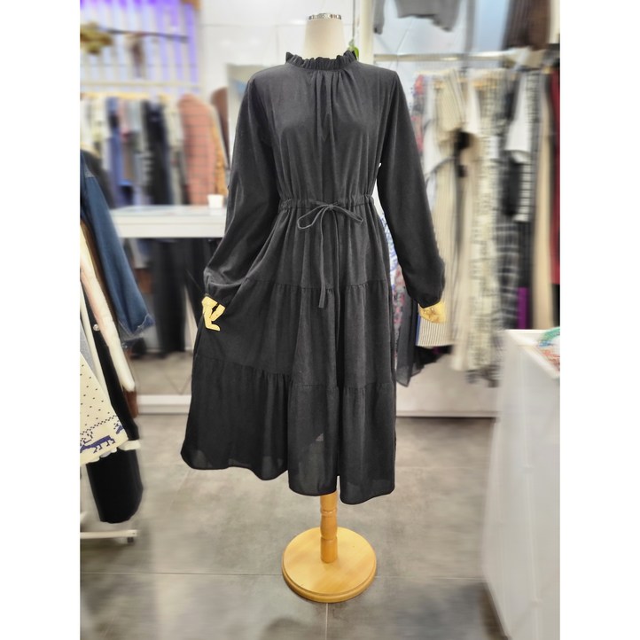 밸리걸 프릴넥 스트링 롱 원피스 802980