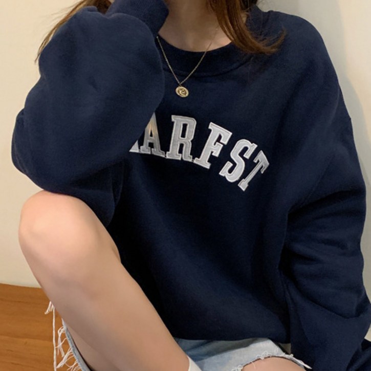 더플로우커머스 여성용 툭 입는 자수 레터링 루즈핏 맨투맨