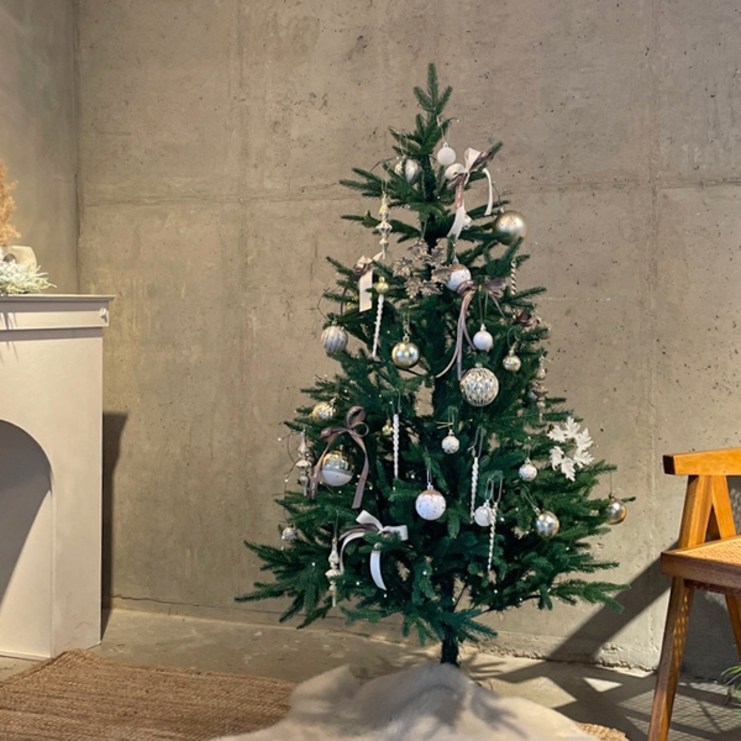 모리앤 크리스마스 전나무 대형 160cm 장식풀세트 + 지네전구 세트