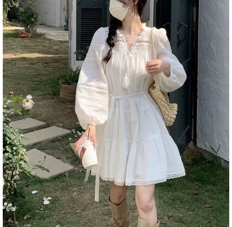 아이엠몽 여성 펀칭 플레어 미니 원피스