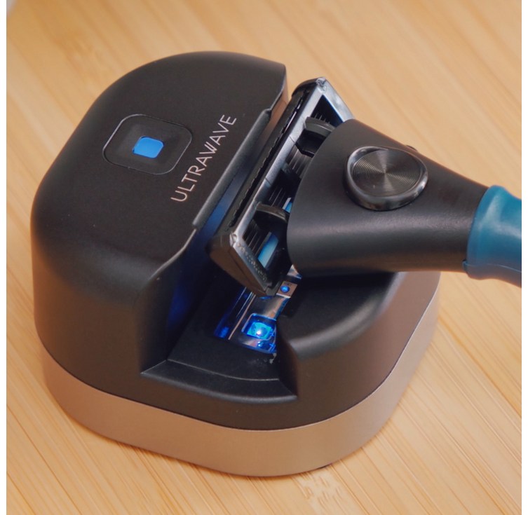 울트라웨이브 UVC LED 가정용 무선 면도기 살균기 블랙 RS01